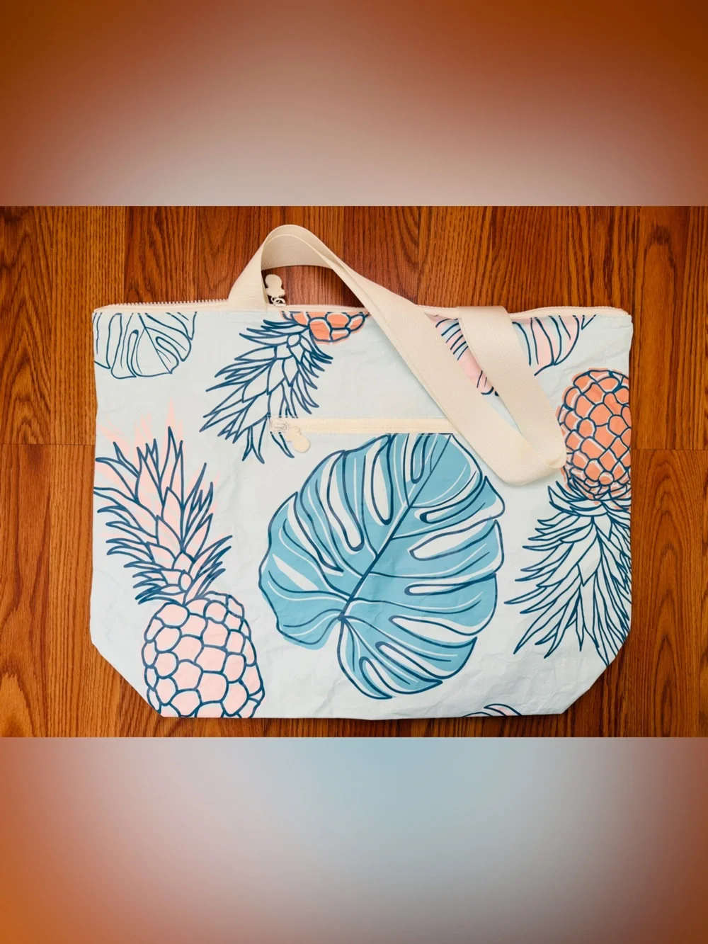Hawaii Loa Pineapple & Palm Tote Bag in Light Blue (new/no tag)